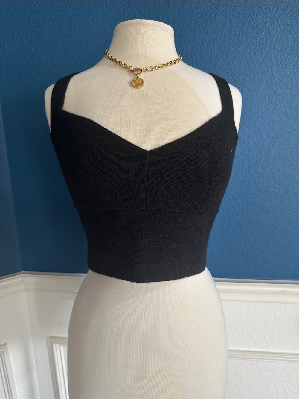 Maeve Black Cropped V-Neck Tank